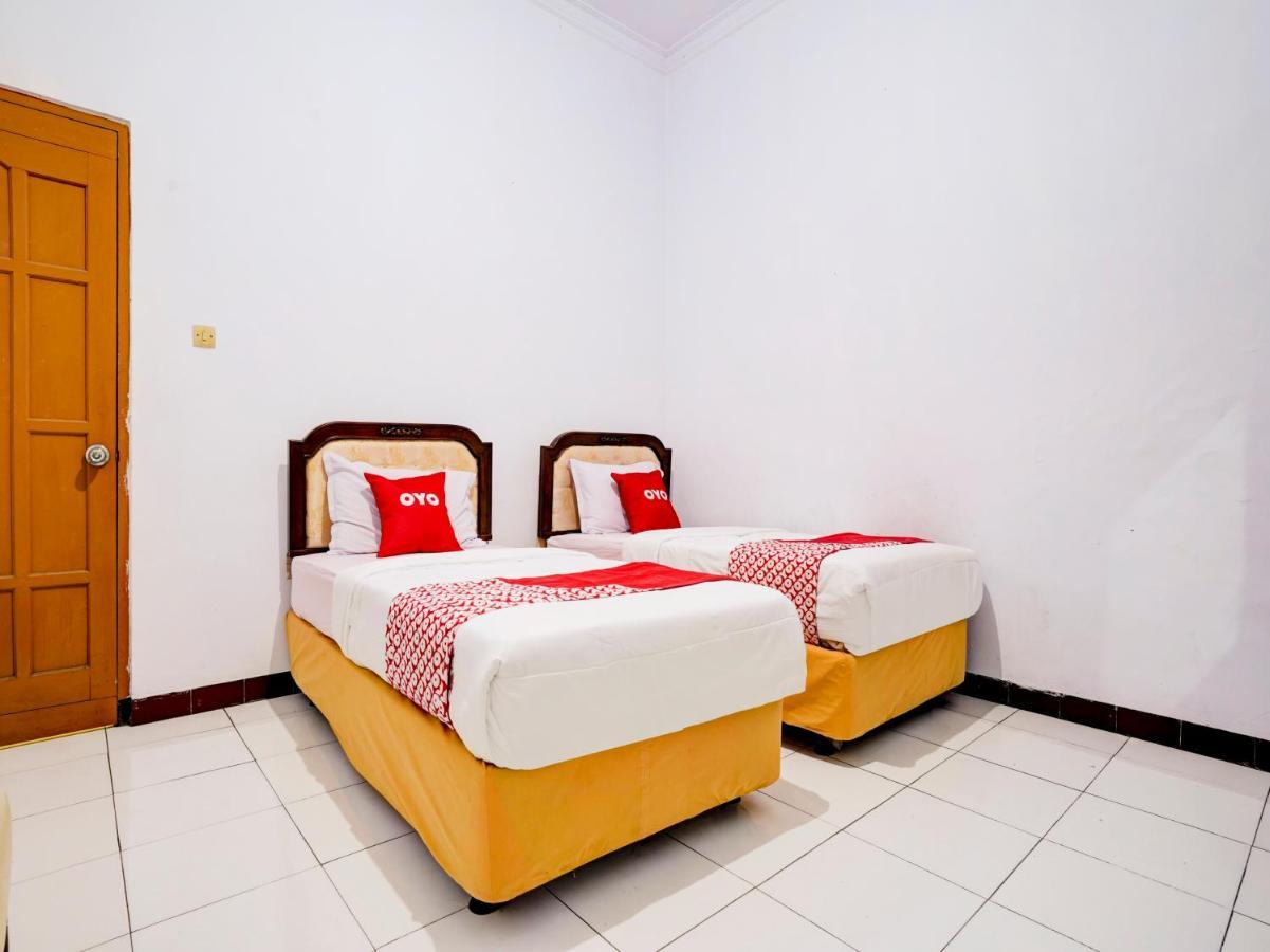 Super Oyo 90118 Hotel Diamond Syariah Subang Exterior foto