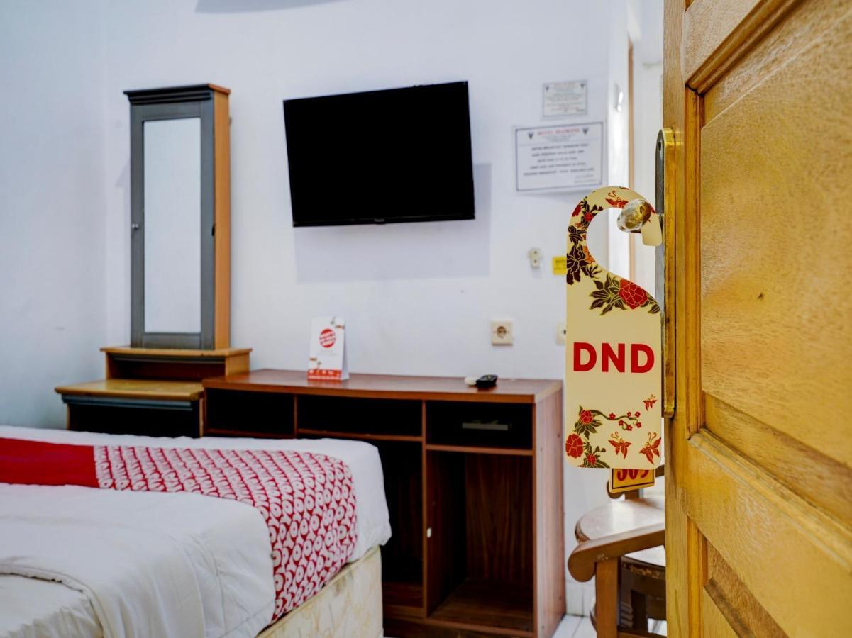 Super Oyo 90118 Hotel Diamond Syariah Subang Exterior foto